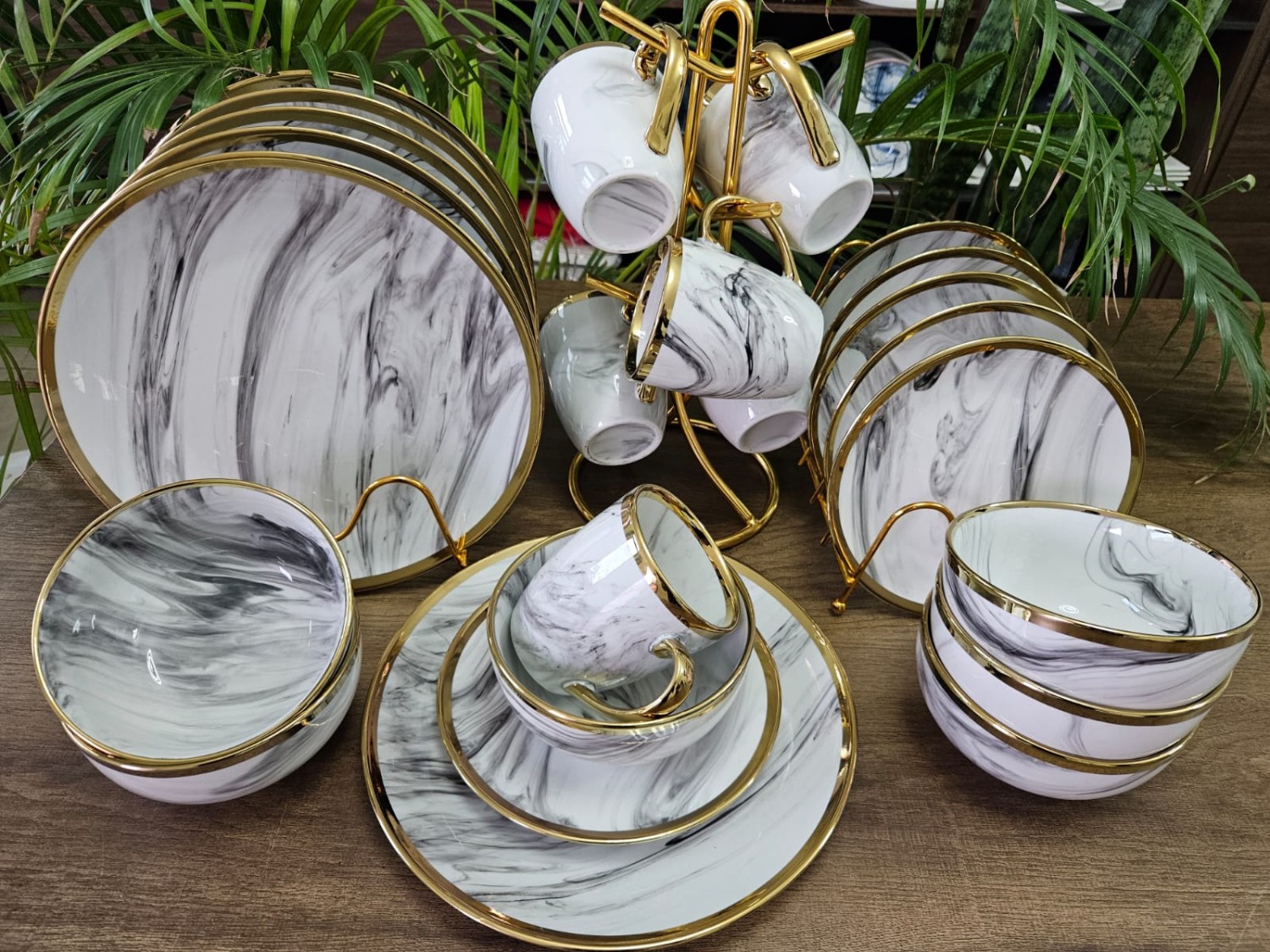 24 Pieces Gold rimmed trendy  dinner sets